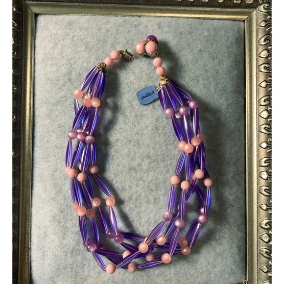 Vintage Jewelry - Vintage beaded necklace